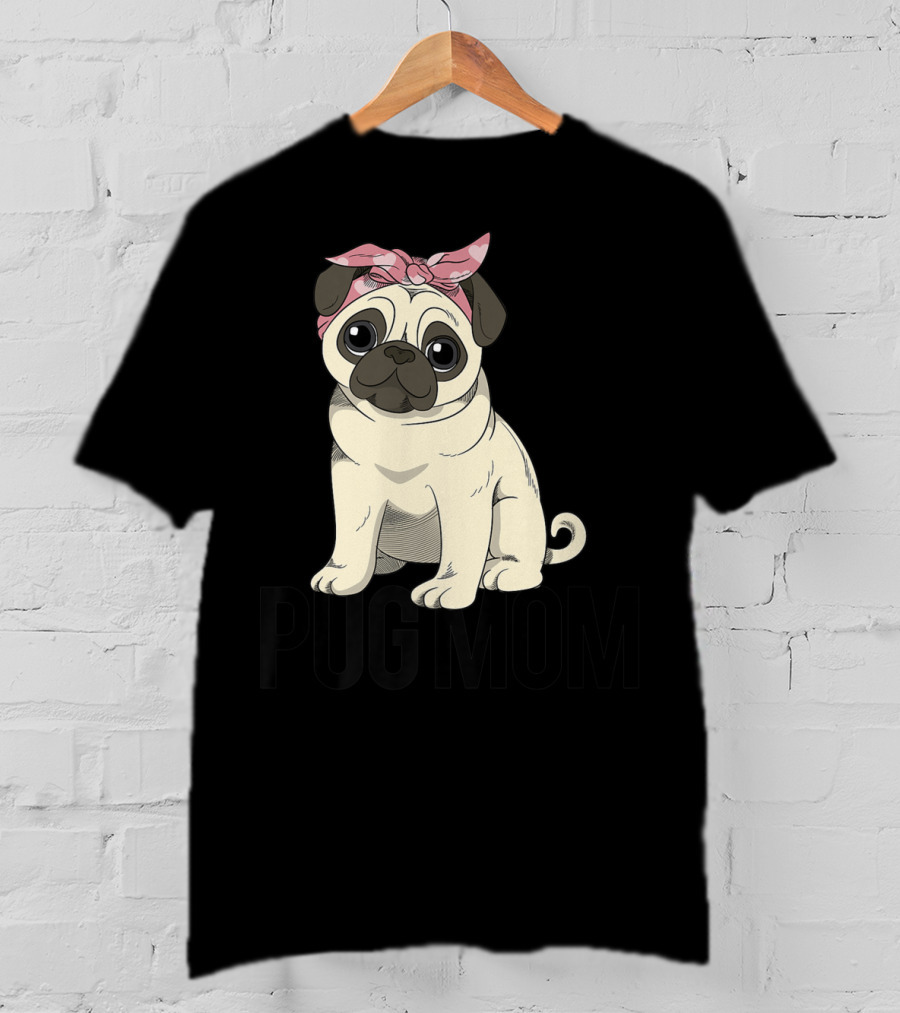Pug Mom Cute Pug With Pink Bandana T-Shirt