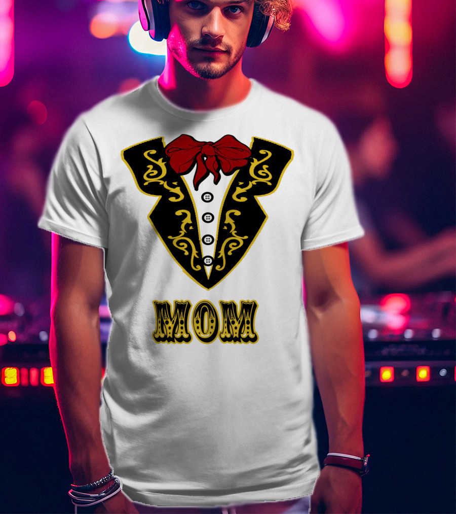 Mom Ringmaster Circus Birthday Party T-Shirt