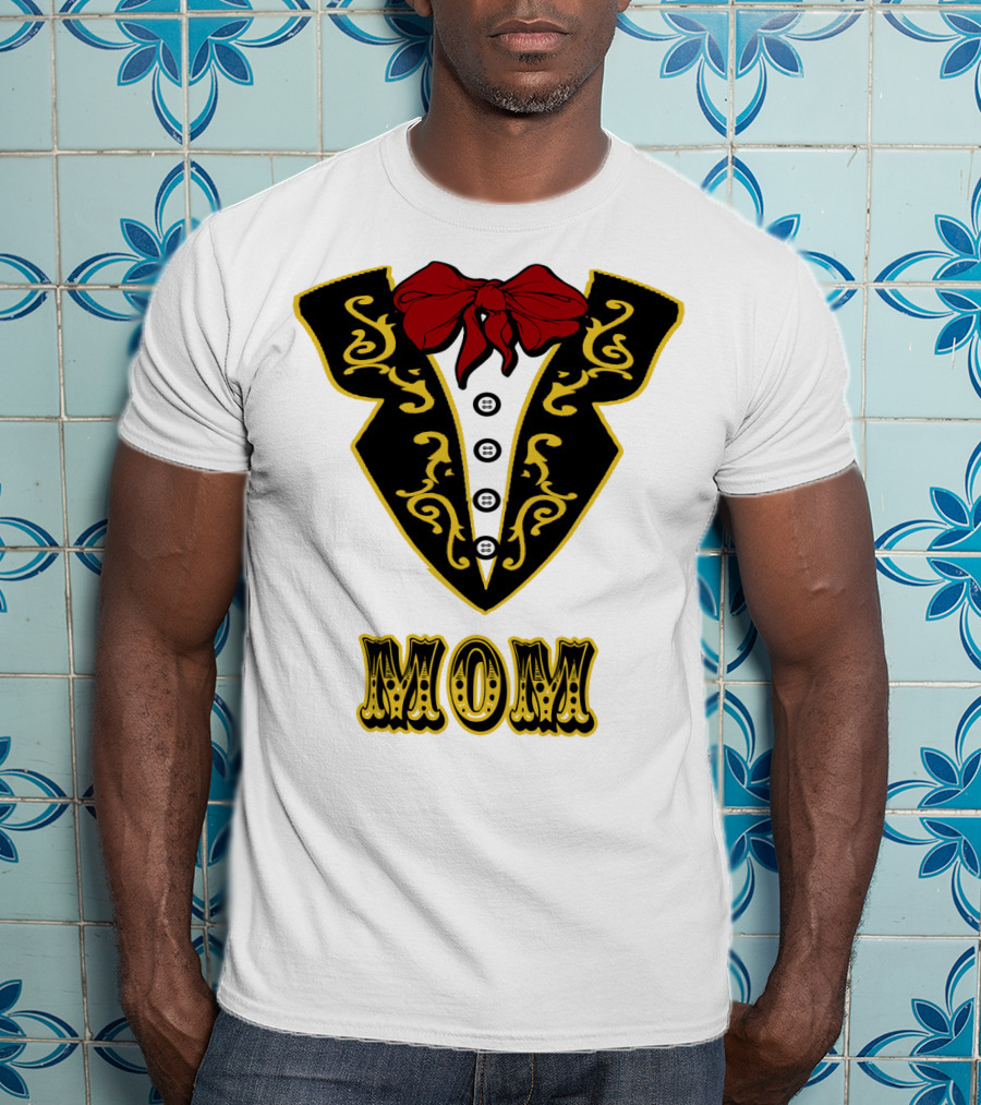Mom Ringmaster Circus Birthday Party T-Shirt