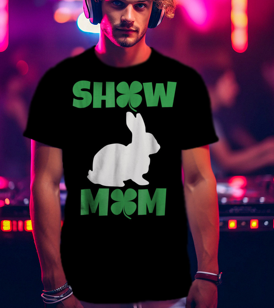Show Mom Clover Rabbit T-Shirt