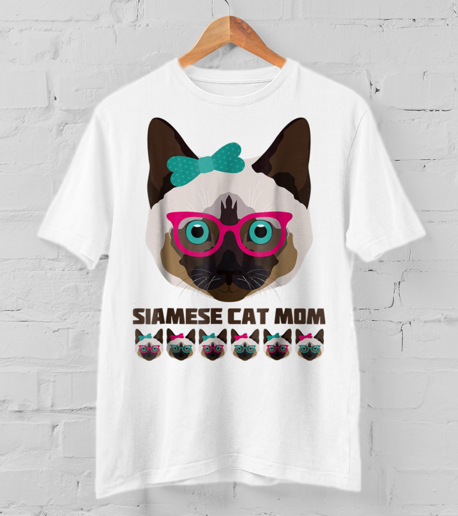 Siamese Cat Mom Cute Funny Cat Lover With Glasses And Bow T-Shirt