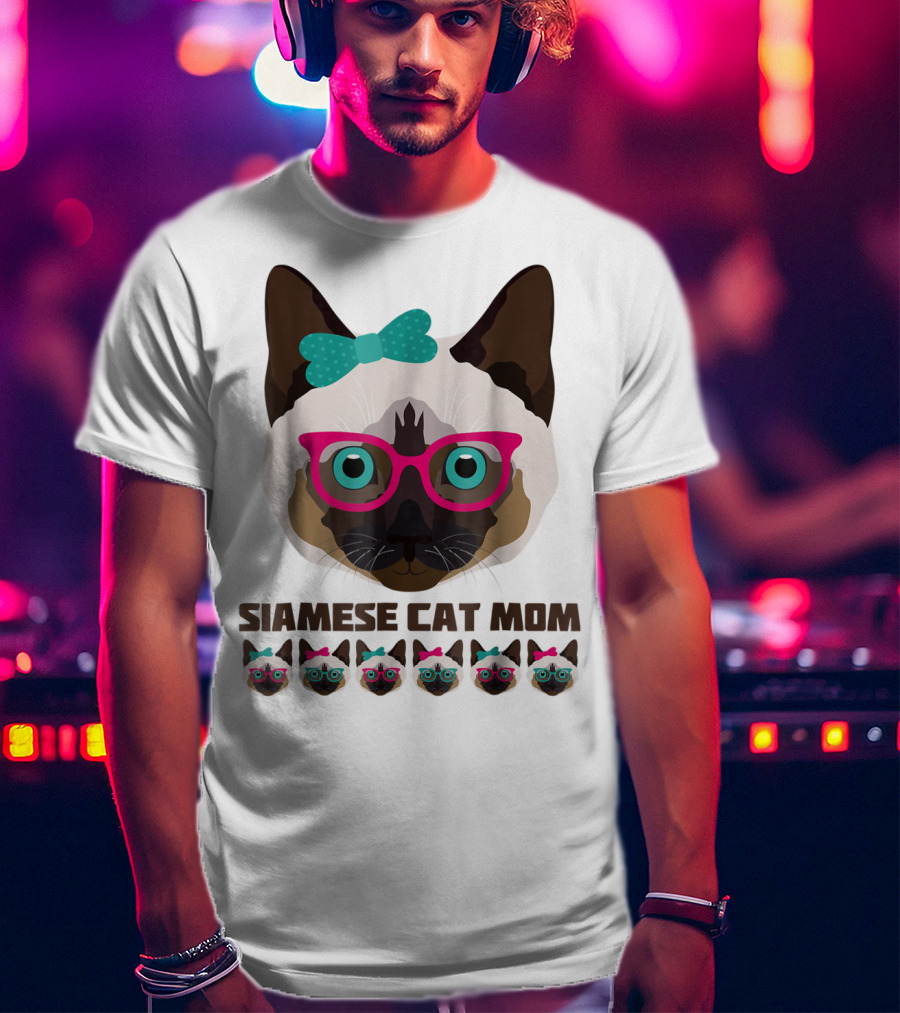 Siamese Cat Mom Cute Funny Cat Lover With Glasses And Bow T-Shirt