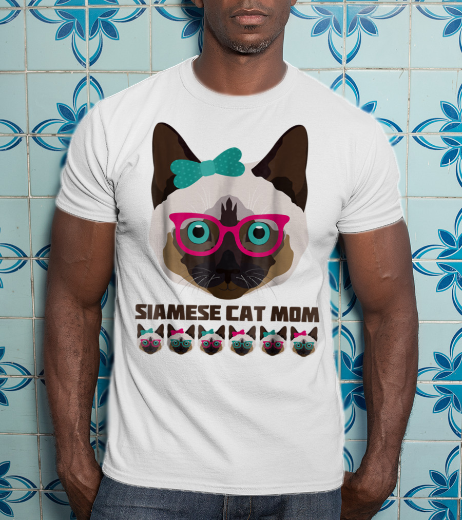 Siamese Cat Mom Cute Funny Cat Lover With Glasses And Bow T-Shirt