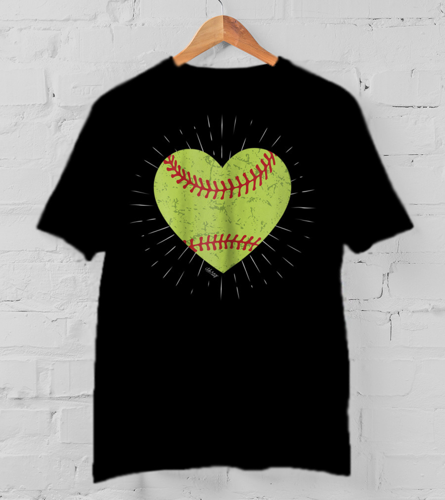 Softball Distressed Heart Cute Mom Love T-Shirt