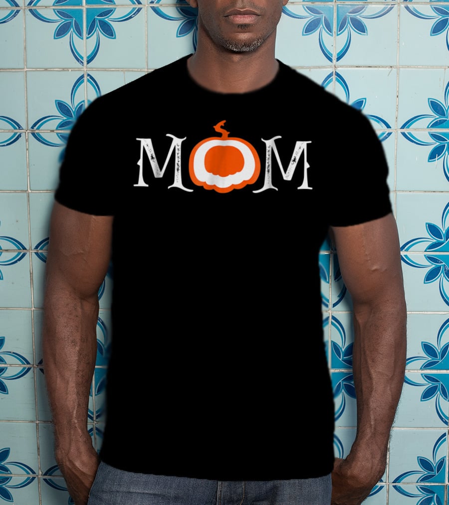 GGT Halloween Mom With Pumpkins White And Orange M O M T-Shirt