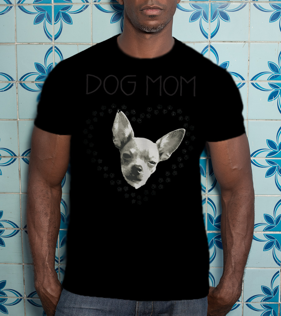 DOG MOM Chihuahua Paw Print Heart T-Shirt
