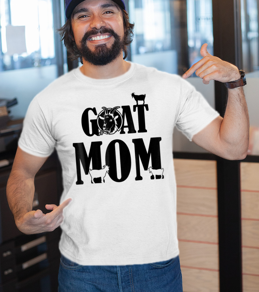 Proud Goat Mom With Cute Goat And Goat T-Shirt