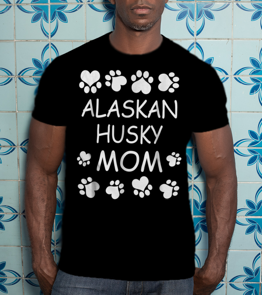 Alaskan Husky Mom Paw Prints And Heart Design For Dog Lovers T-Shirt