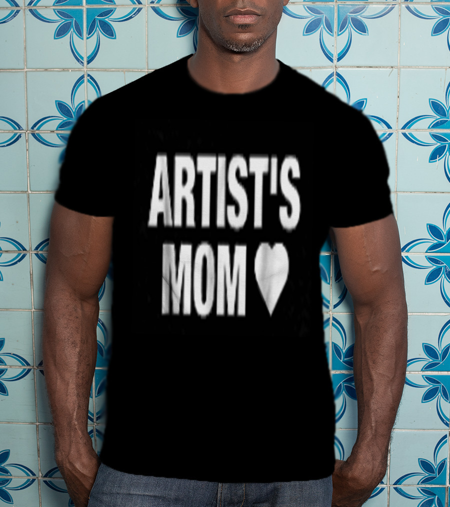 ARTIST'S MOM HEART T-Shirt