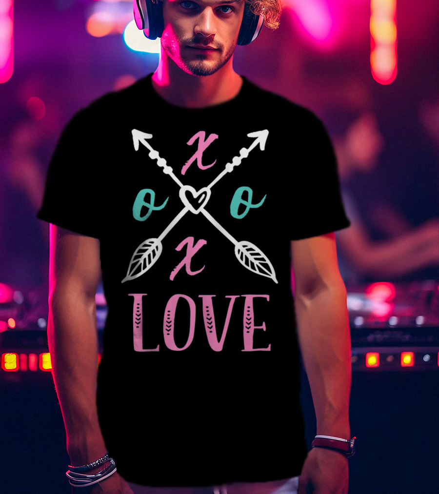 XOXO Love Arrows Boho Mom56 T-Shirt