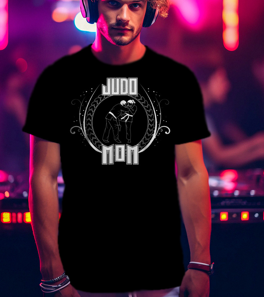 Judo Mom Black Belt Throwing Fight Sport Artistry T-Shirt