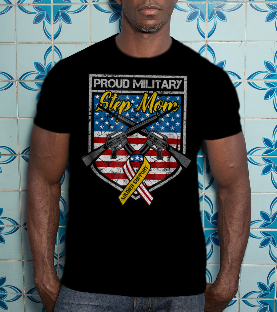 Proud Military Step Mom Soldier Support USA Flag 81 T-Shirt