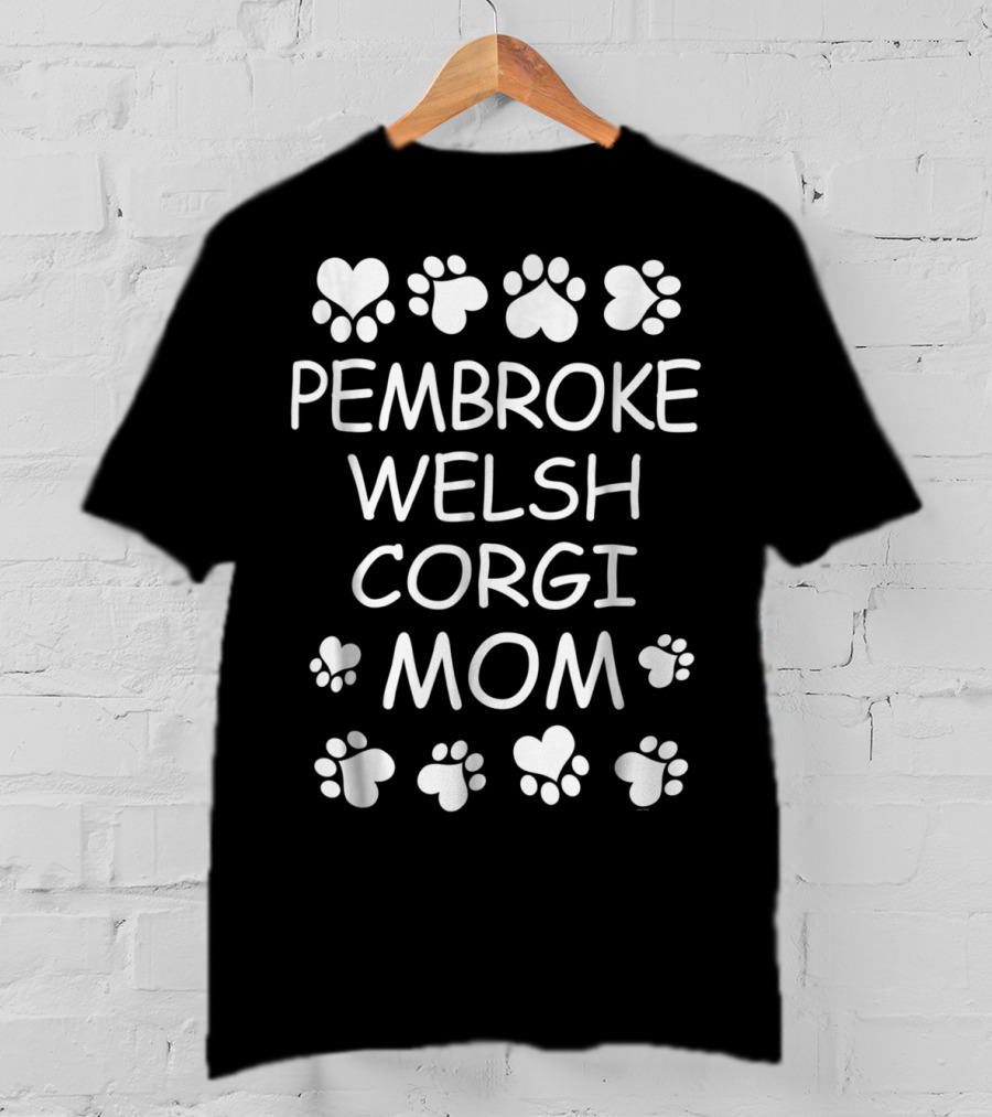 Pembroke Welsh Corgi Mom With Paw Prints And Hearts T-Shirt