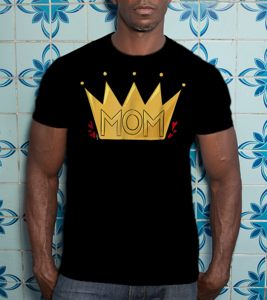 Queen Mom Crown With Hearts T-Shirt