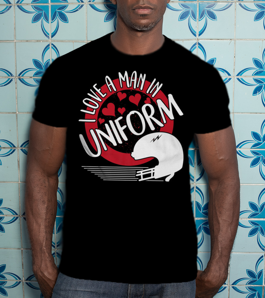 I Love A Man In Uniform Football Player Helmet Hearts Mom35 T-Shirt