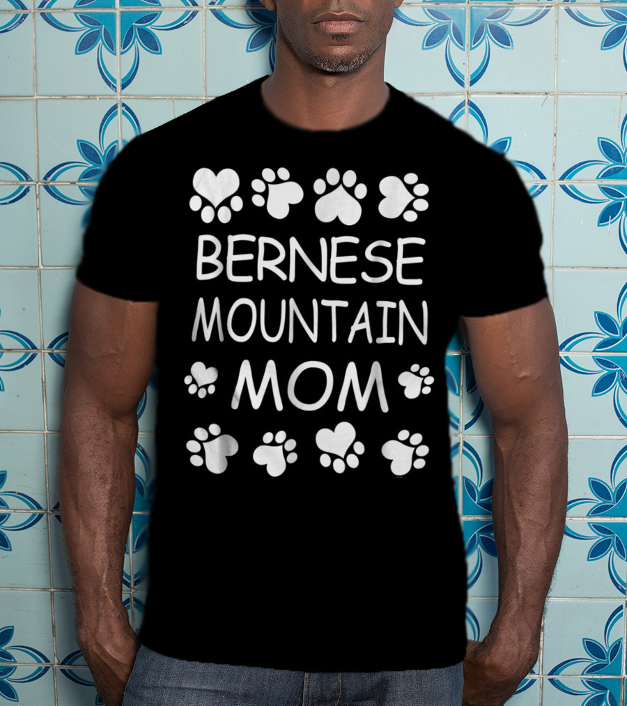 Bernese Mountain Mom Heart And Paw Print Lovers For Christmas Birthday T-Shirt