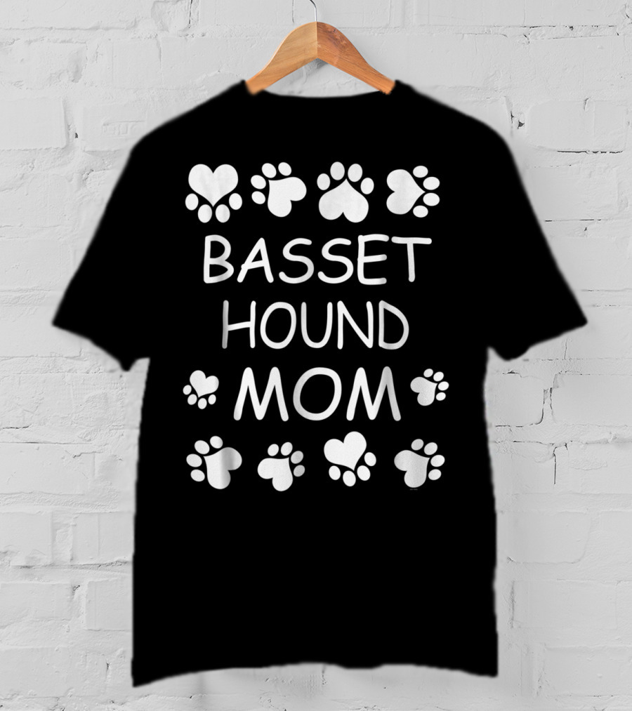 Basset Hound Mom Paw Hearts Design For Christmas Birthday Lovers T-Shirt