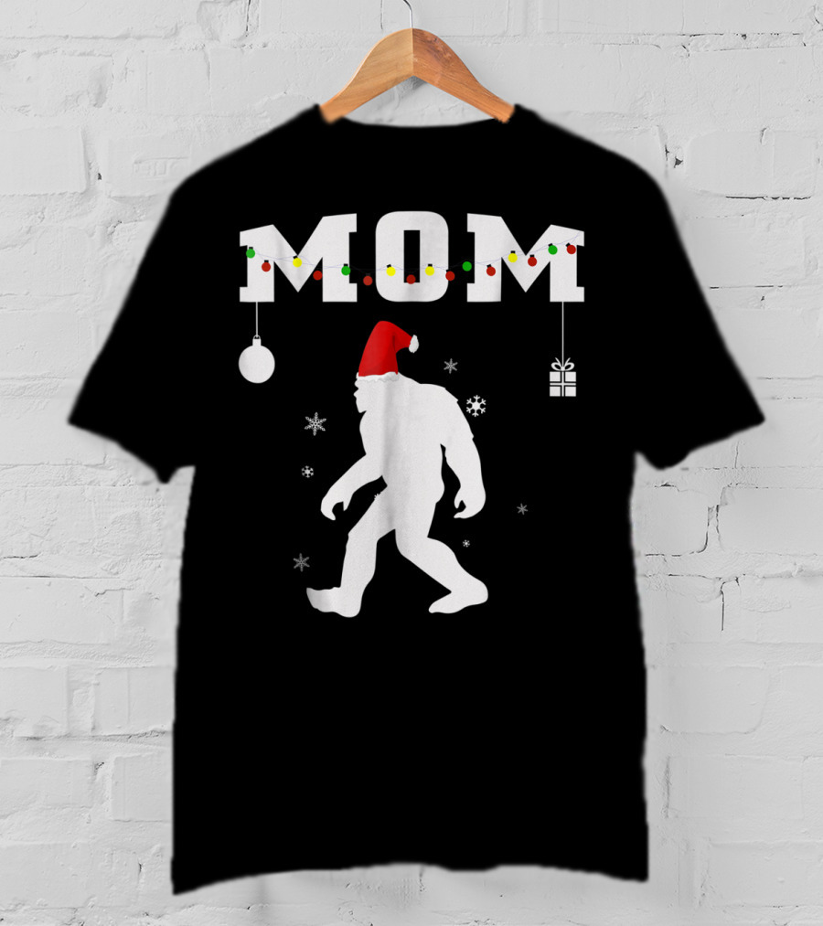 Bigfoot Mom Christmas Santa Hat Ornament Snowflakes Gift T-Shirt