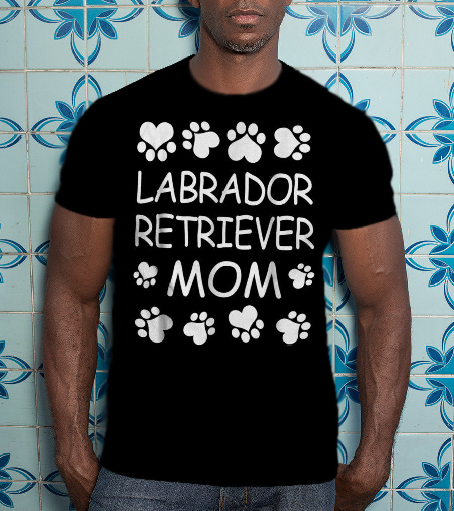 Labrador Retriever Mom Paw Print Heart T-Shirt