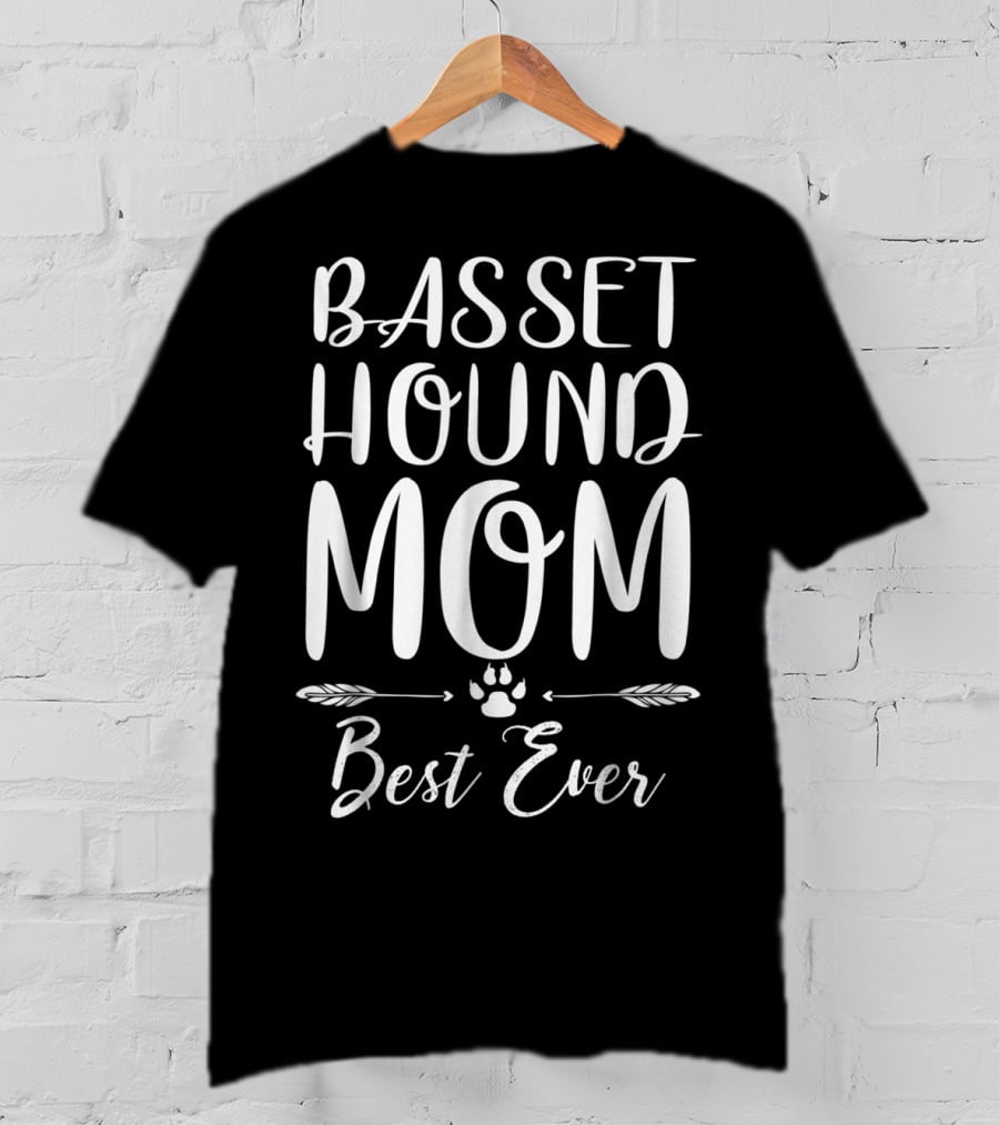 Basset Hound Mom Best Ever Paw Print Arrows T-Shirt