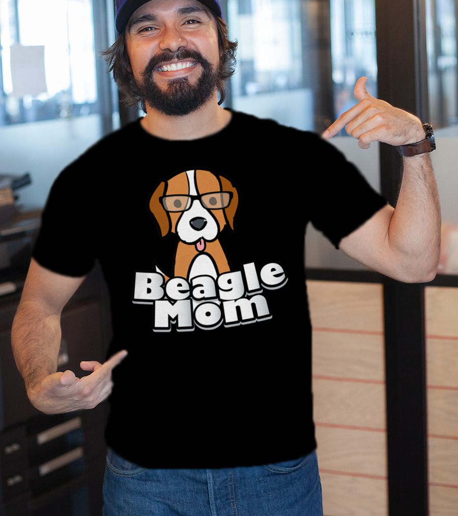 Beagle Mom Cute Dog With Glasses T-Shirt