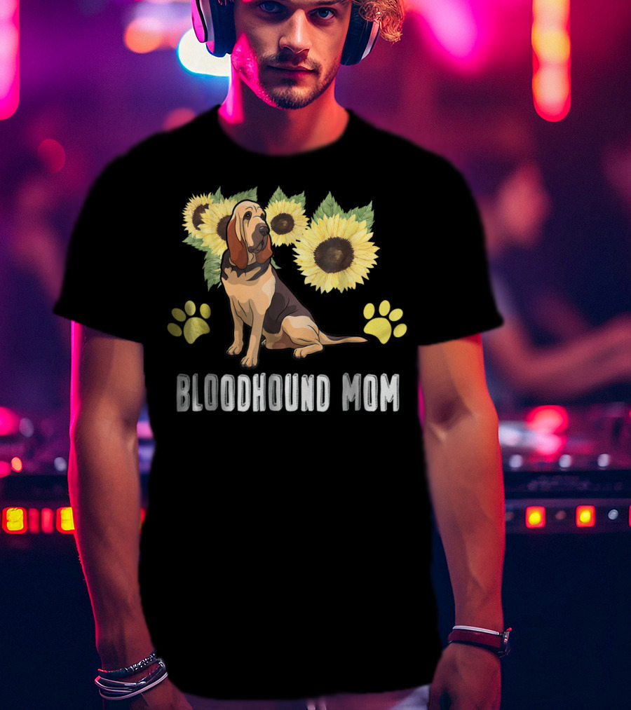 Bloodhound Mom Sunflower Paws T-Shirt