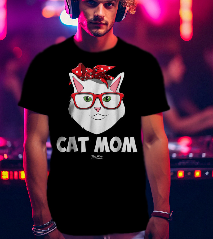 Cat Mom Funny Cat Lover With Glasses And Red Bow T-Shirt