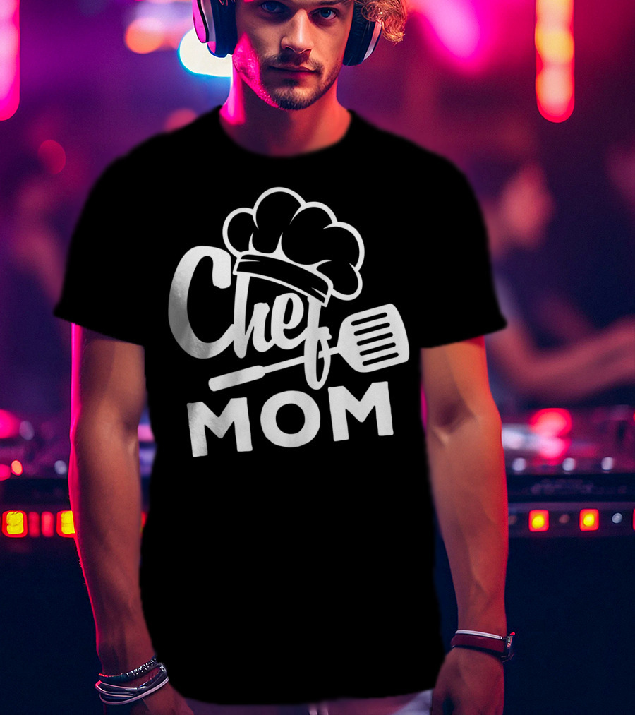 Chef Mom Cooking Hat And Spatula T-Shirt