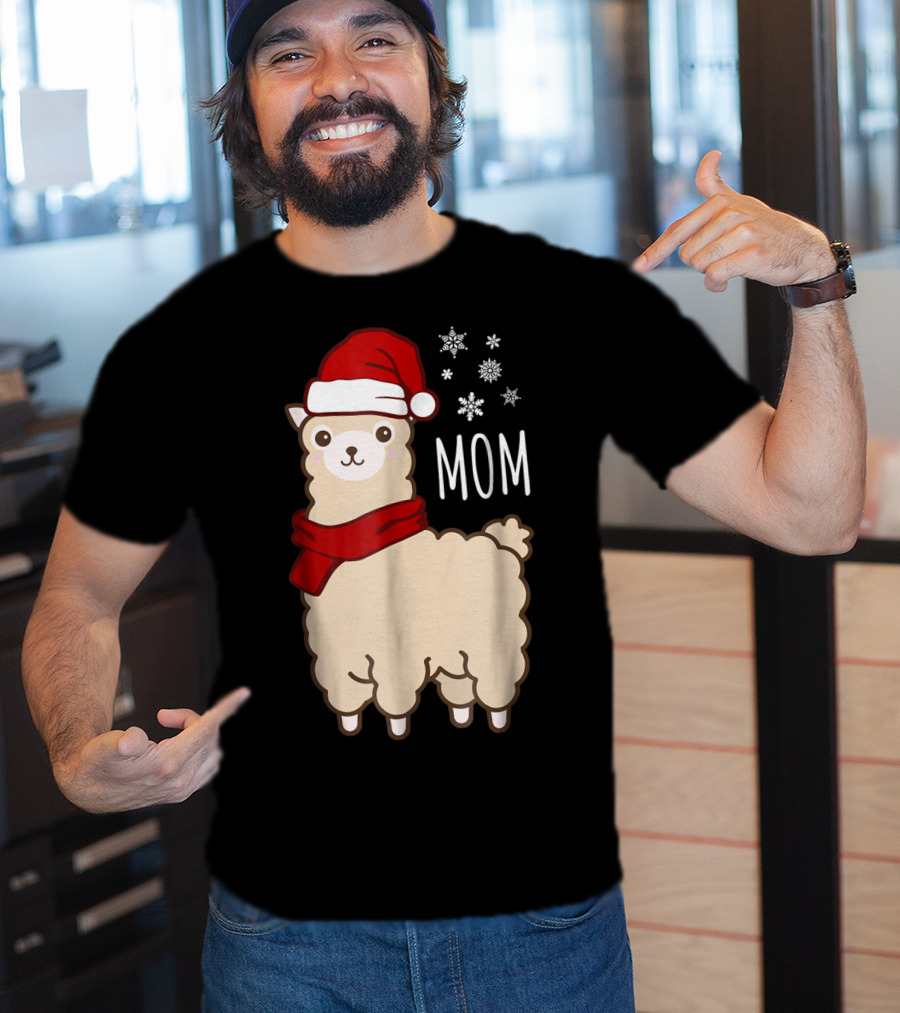 Christmas Mom Llama Cria Herd Xmas Mother Santa Hat Snowflakes T-Shirt