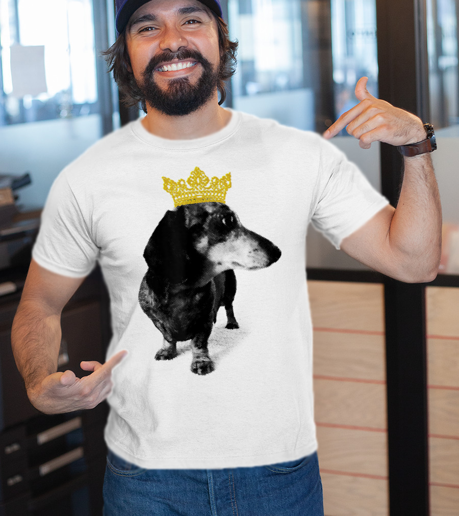 Cute Dachshund Princess With Golden Crown T-Shirt