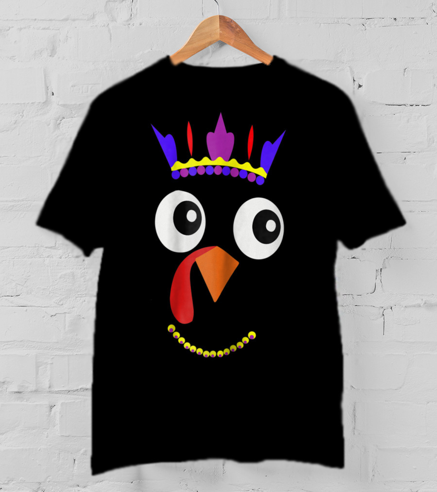 Cute Little Turkey Funny Thanksgiving Mom With Crown And Necklace T-Shirt