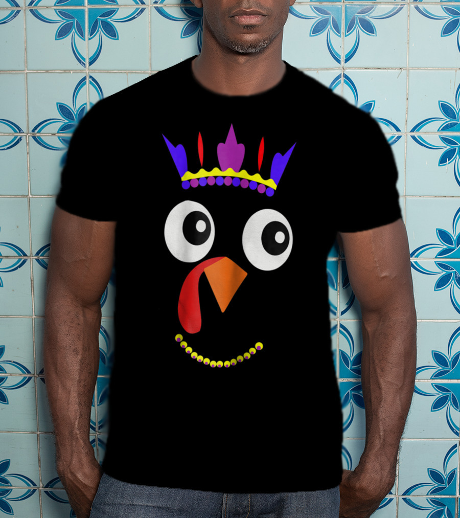 Cute Little Turkey Funny Thanksgiving Mom With Crown And Necklace T-Shirt