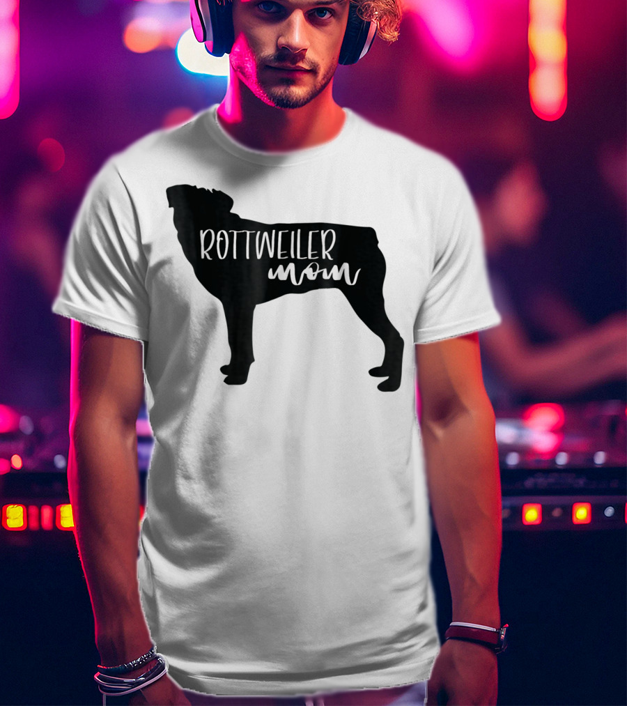 Rottweiler Mom T-Shirt