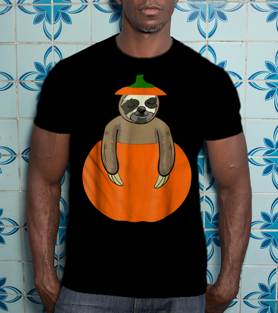 Cute Sloth Pumpkin Halloween Costume For Teacher Mom And Dad T-Shirt