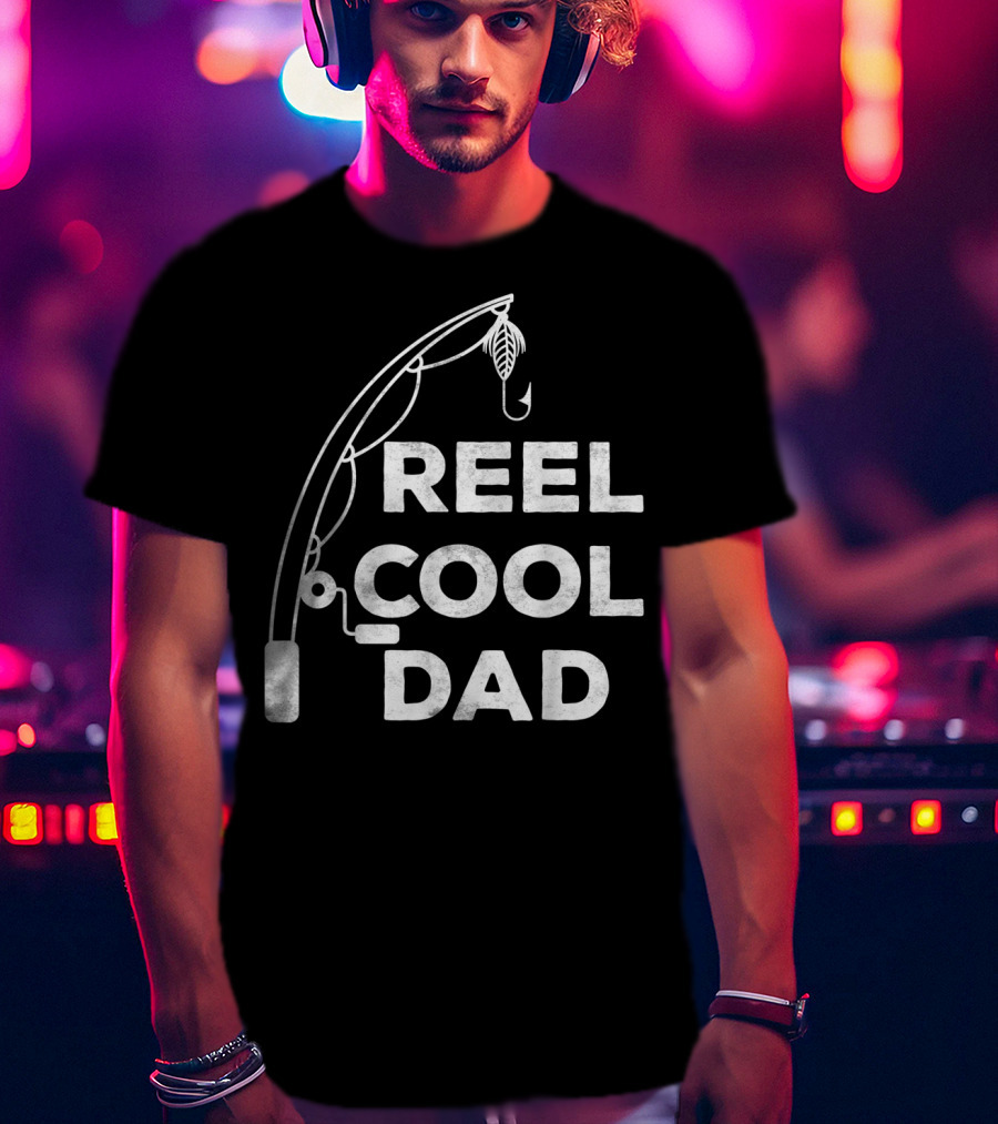 Reel Cool Dad Fishing Daddy Mens T-Shirt