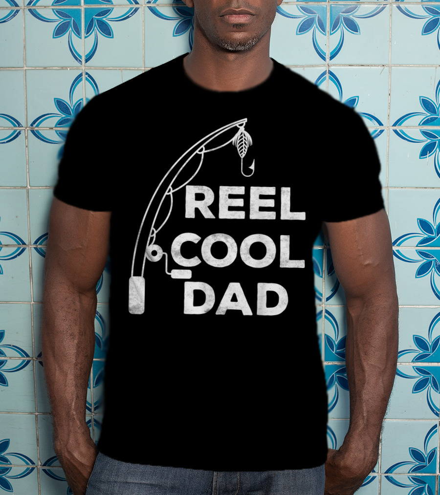 Reel Cool Dad Fishing Daddy Mens T-Shirt