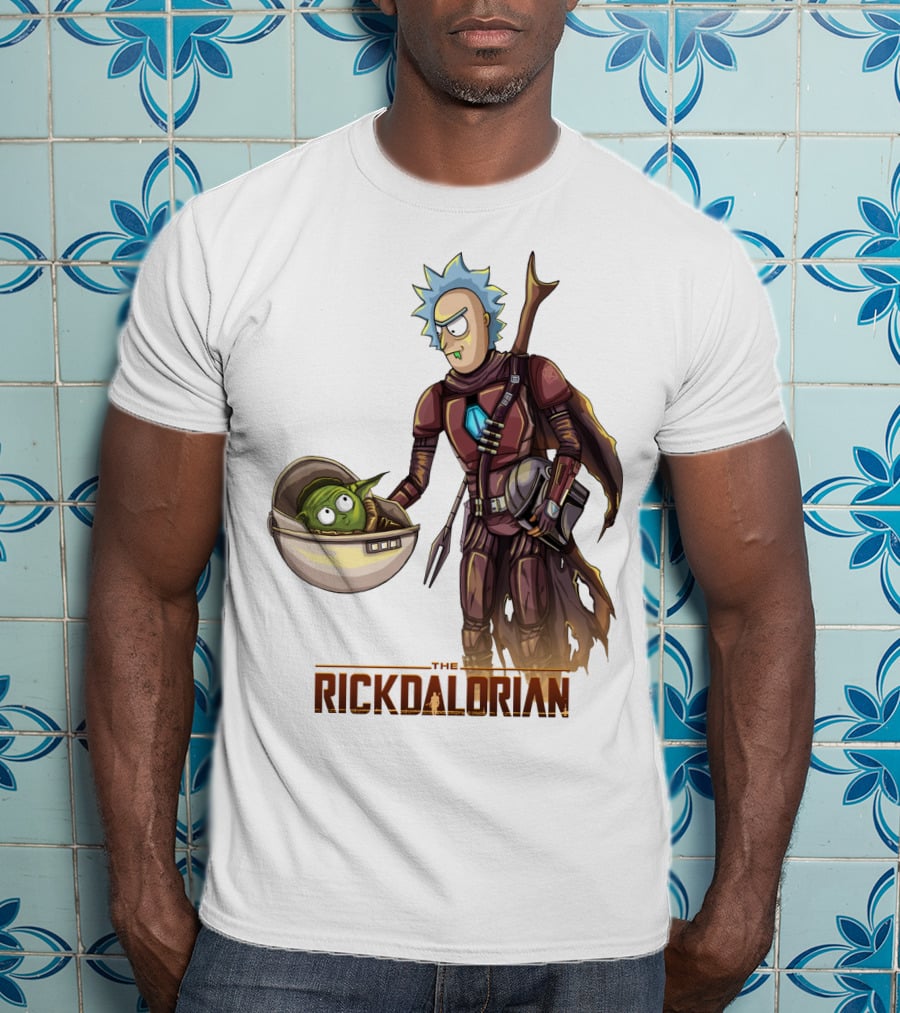 The RICKDALORIAN Sci-Fi Character Fusion With Armor And Green Alien In Pod T-Shirt