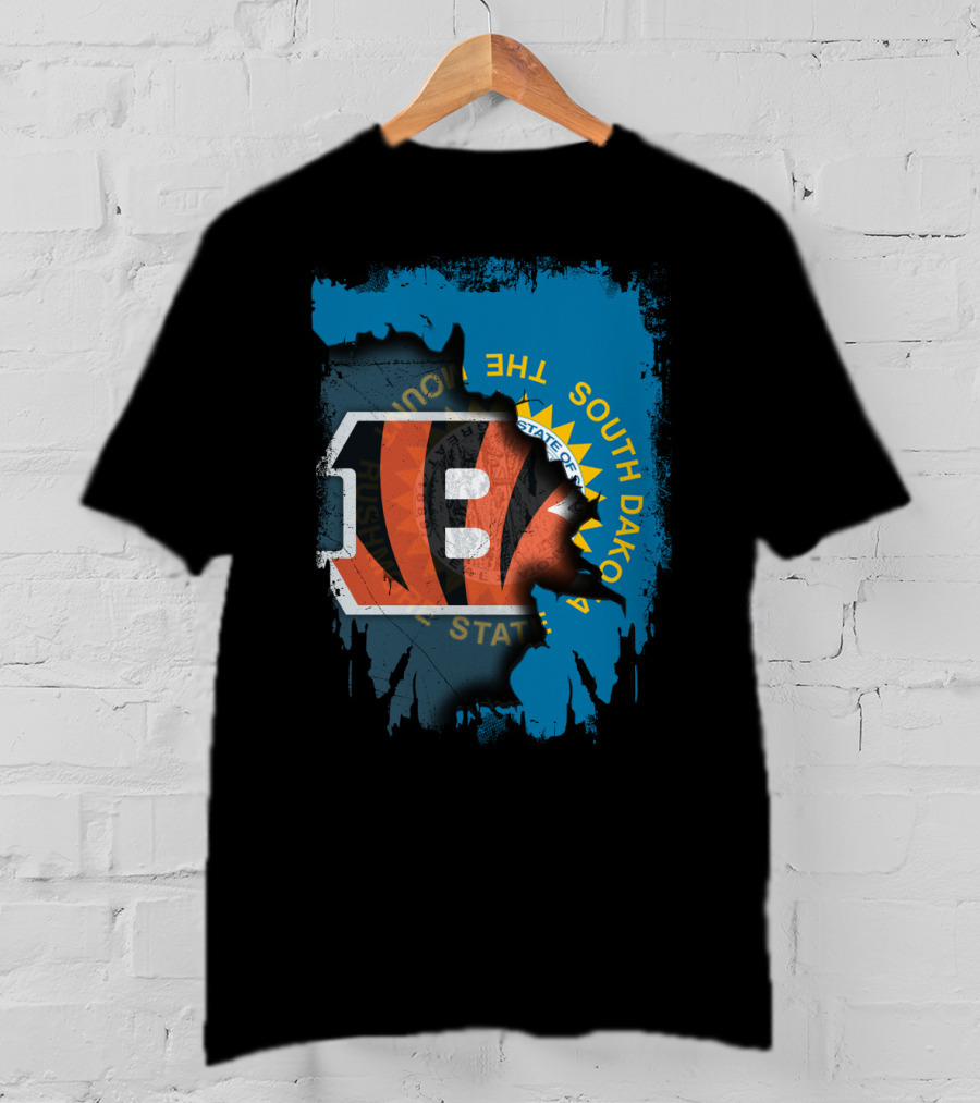 South Dakota Meets Bengals Team Spirit Mashup T-Shirt