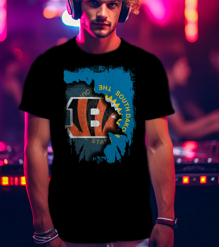 South Dakota Meets Bengals Team Spirit Mashup T-Shirt