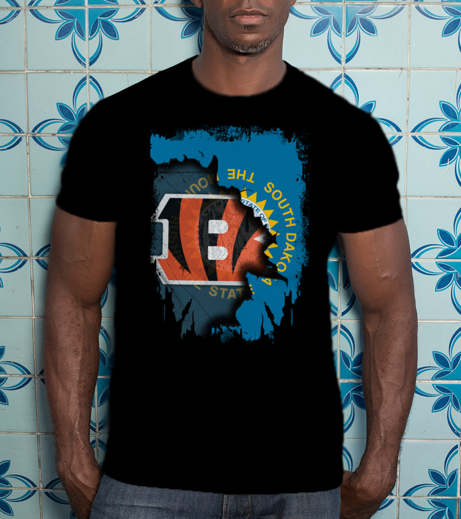 South Dakota Meets Bengals Team Spirit Mashup T-Shirt