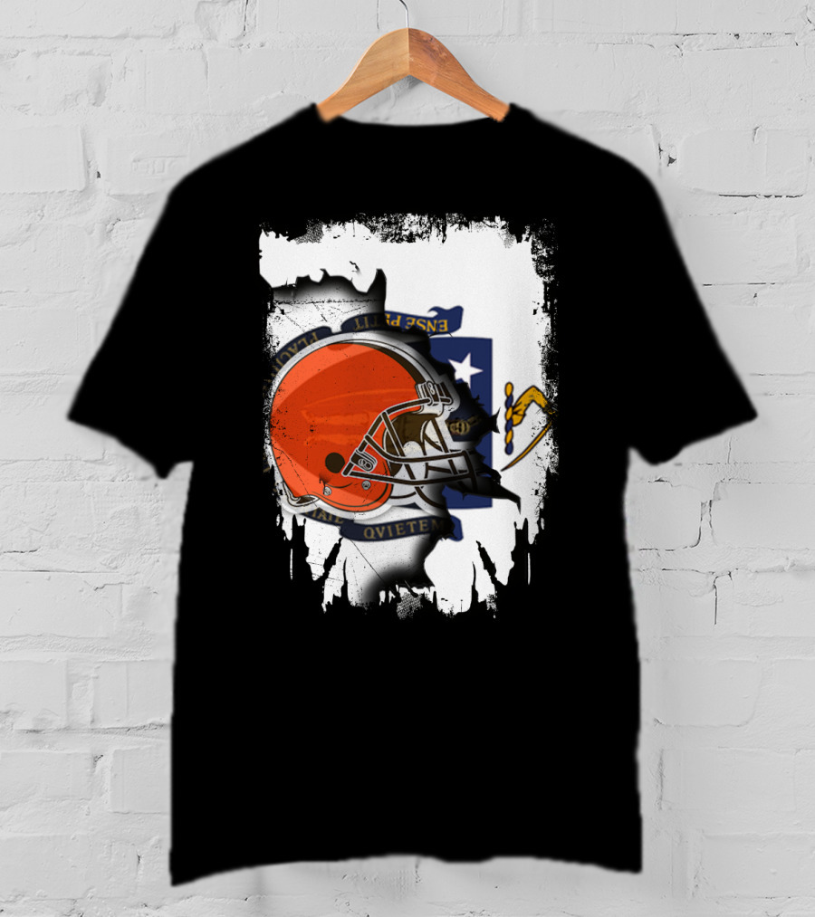 Massachusetts Unites With Cleveland Browns Helmet And State Flag T-Shirt