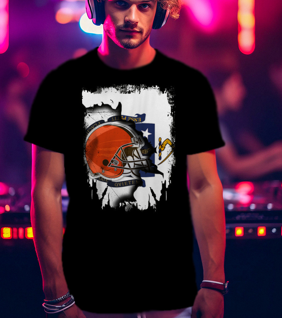 Massachusetts Unites With Cleveland Browns Helmet And State Flag T-Shirt