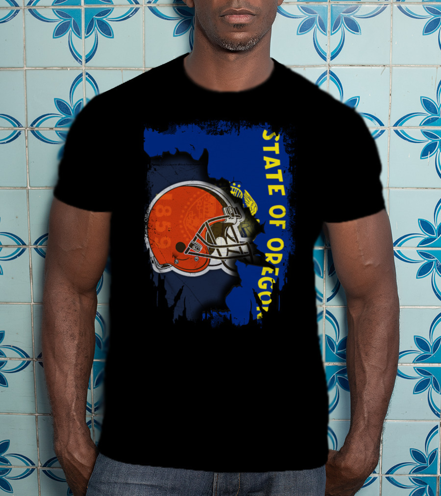 State Of Oregon Football Helmet 8759 T-Shirt