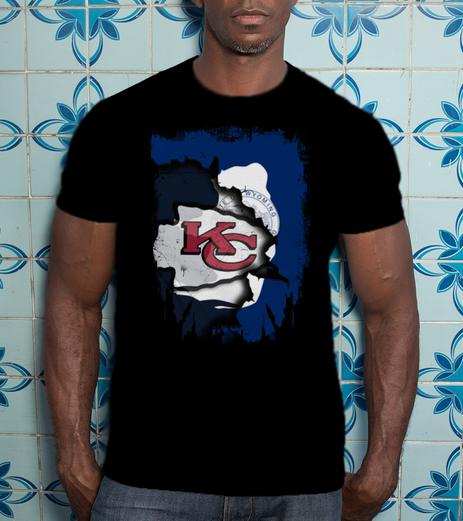 Wyoming State Seal Combined With KC Chiefs T-Shirt