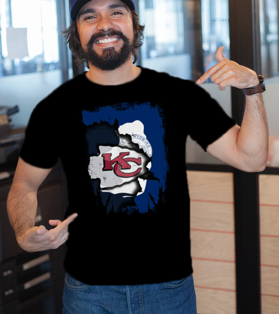 Wyoming State Seal Combined With KC Chiefs T-Shirt