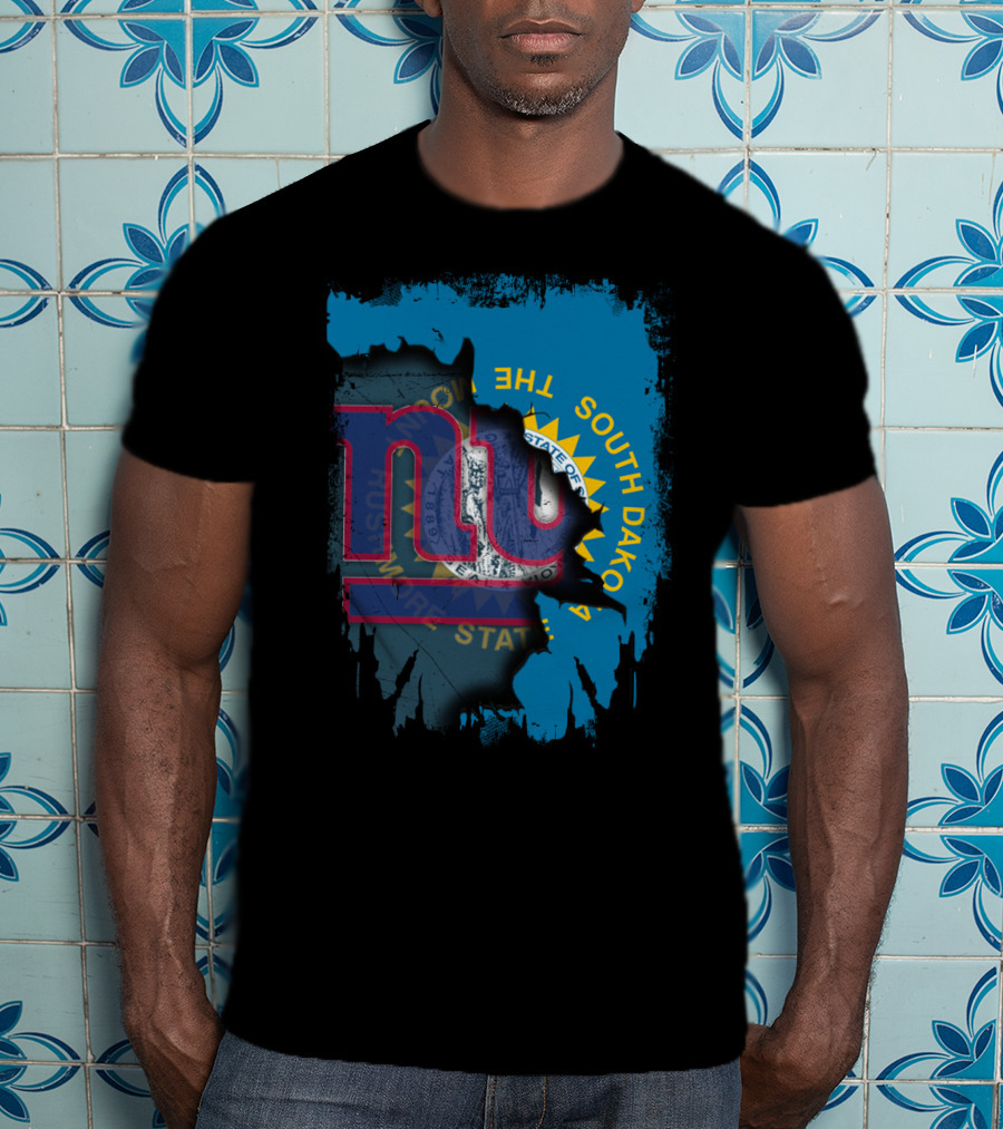 South Dakota State Map With Giants Logo Together T-Shirt