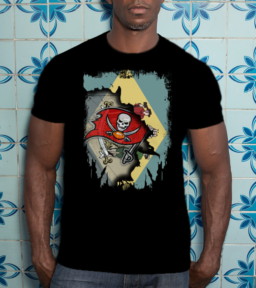 Delaware Together With Buccaneers Flag And Symbol Fusion T-Shirt