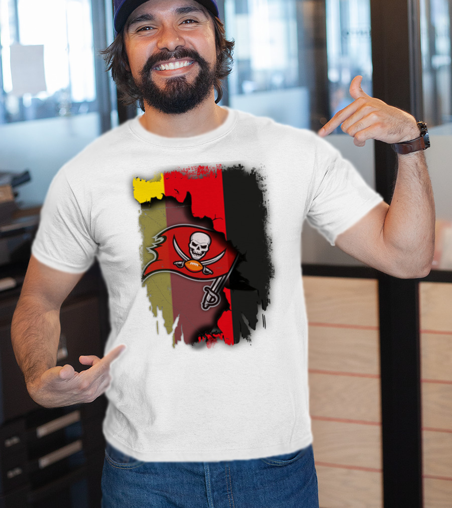 Germany Flag With Buccaneers Skull And Crossed Swords Emblem T-Shirt