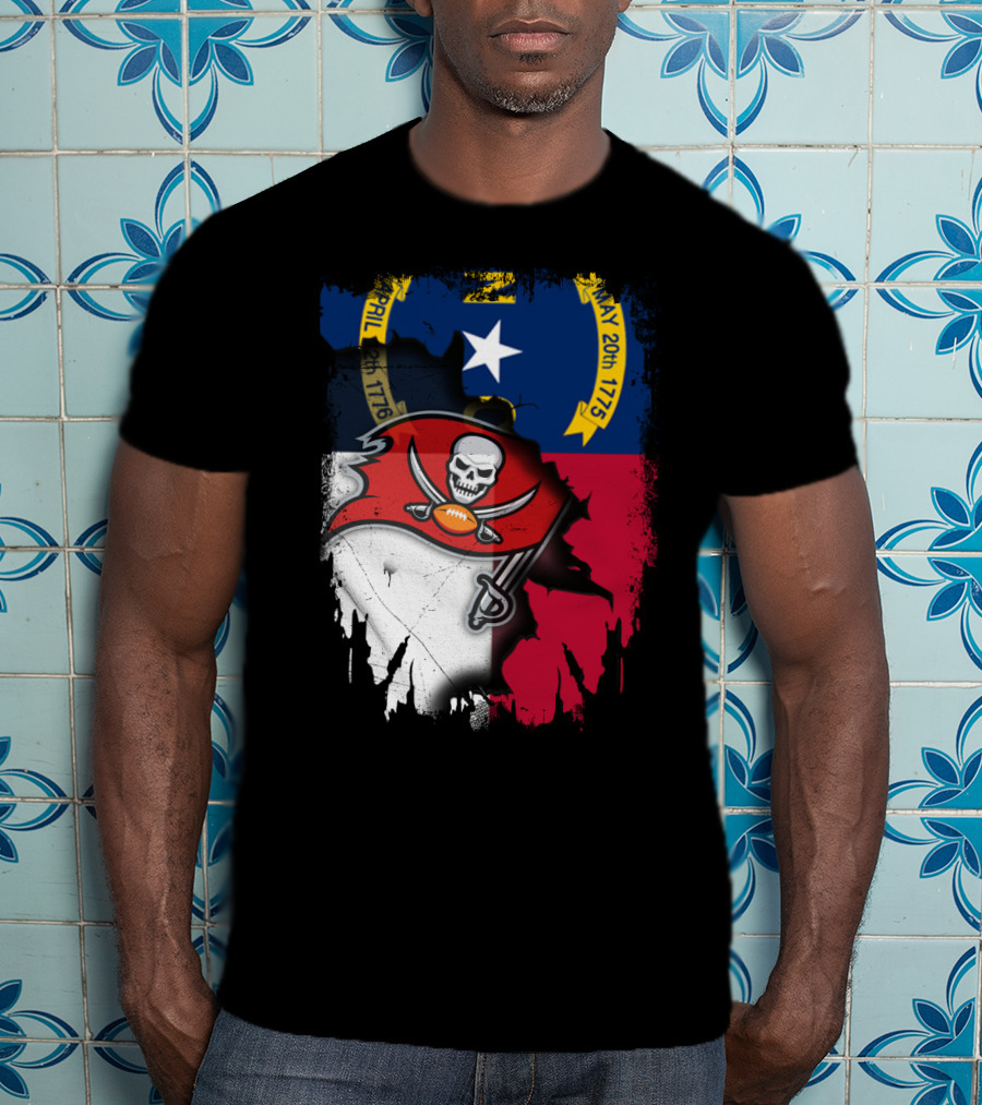 Together North Carolina With Buccaneers Flag And North Carolina Coat Of Arms April 1776 T-Shirt