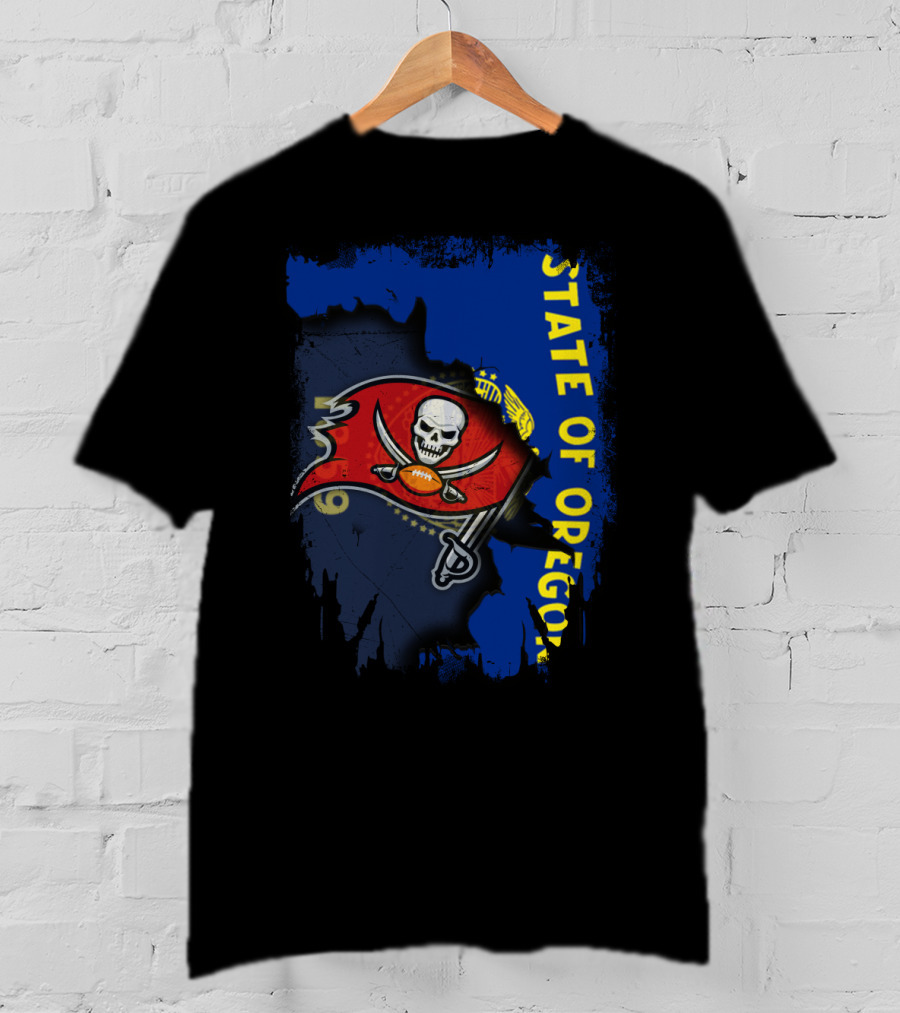 State Of Oregon Combined With Buccaneers Flag Emblem T-Shirt